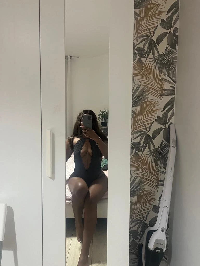 Mya Paris – French escort in Santo Domingo — 4 / 20