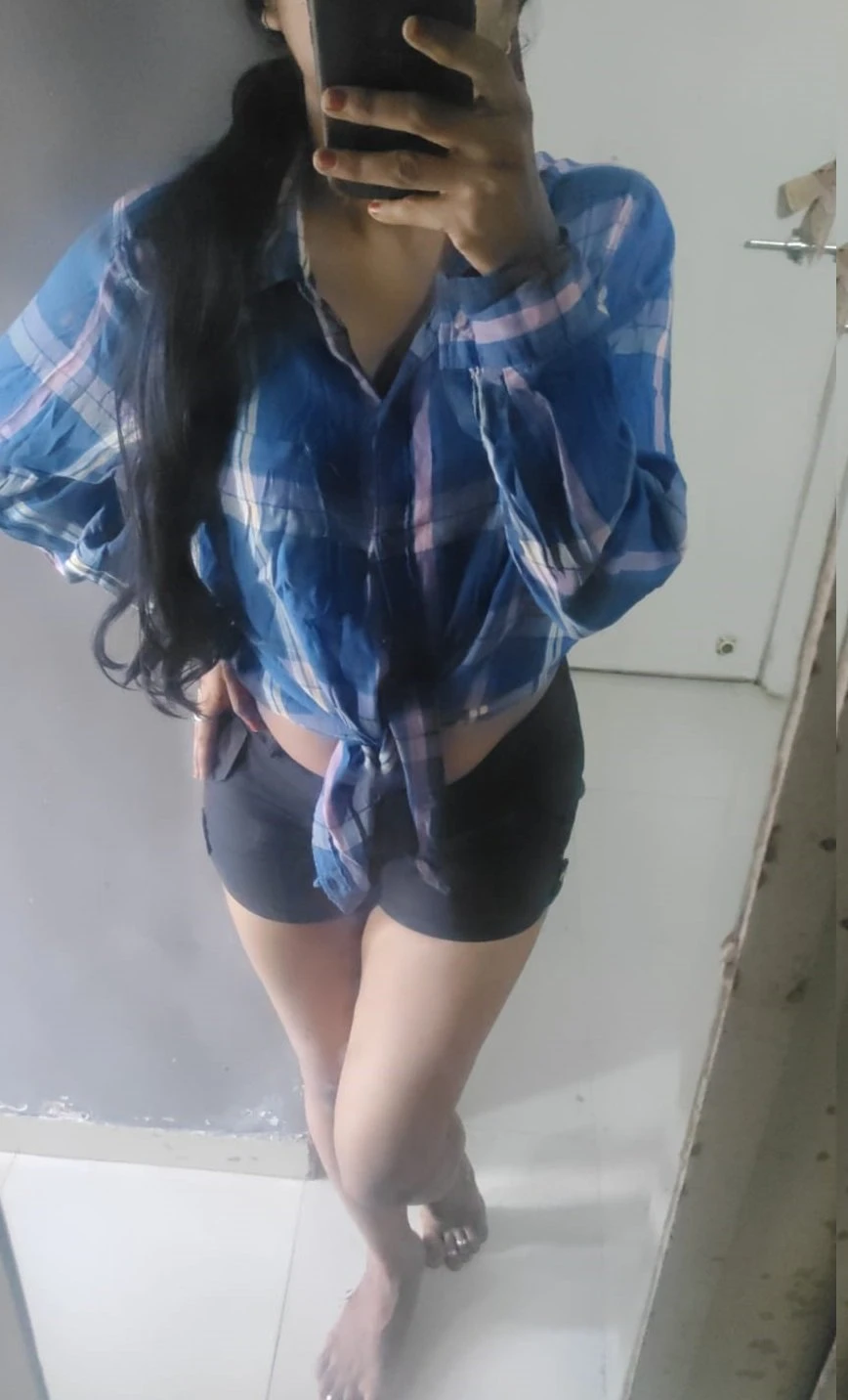 It's me Pallavi for private encounter – Indian escort in Bangalore — 2 / 3