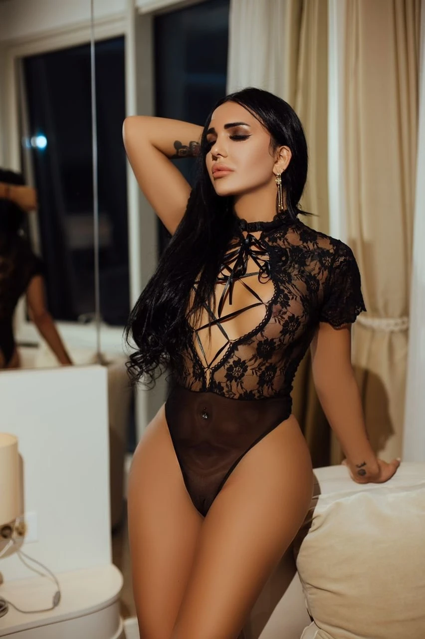 Nilufer – Azerbaijani escort in Baku — 4 / 10