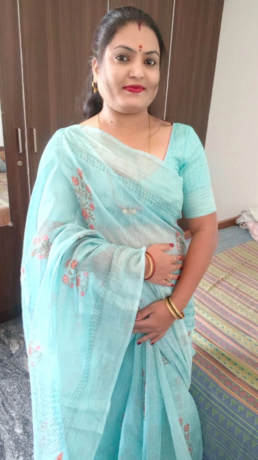 Sridevi – Indian escort in Bangalore — 3 / 5