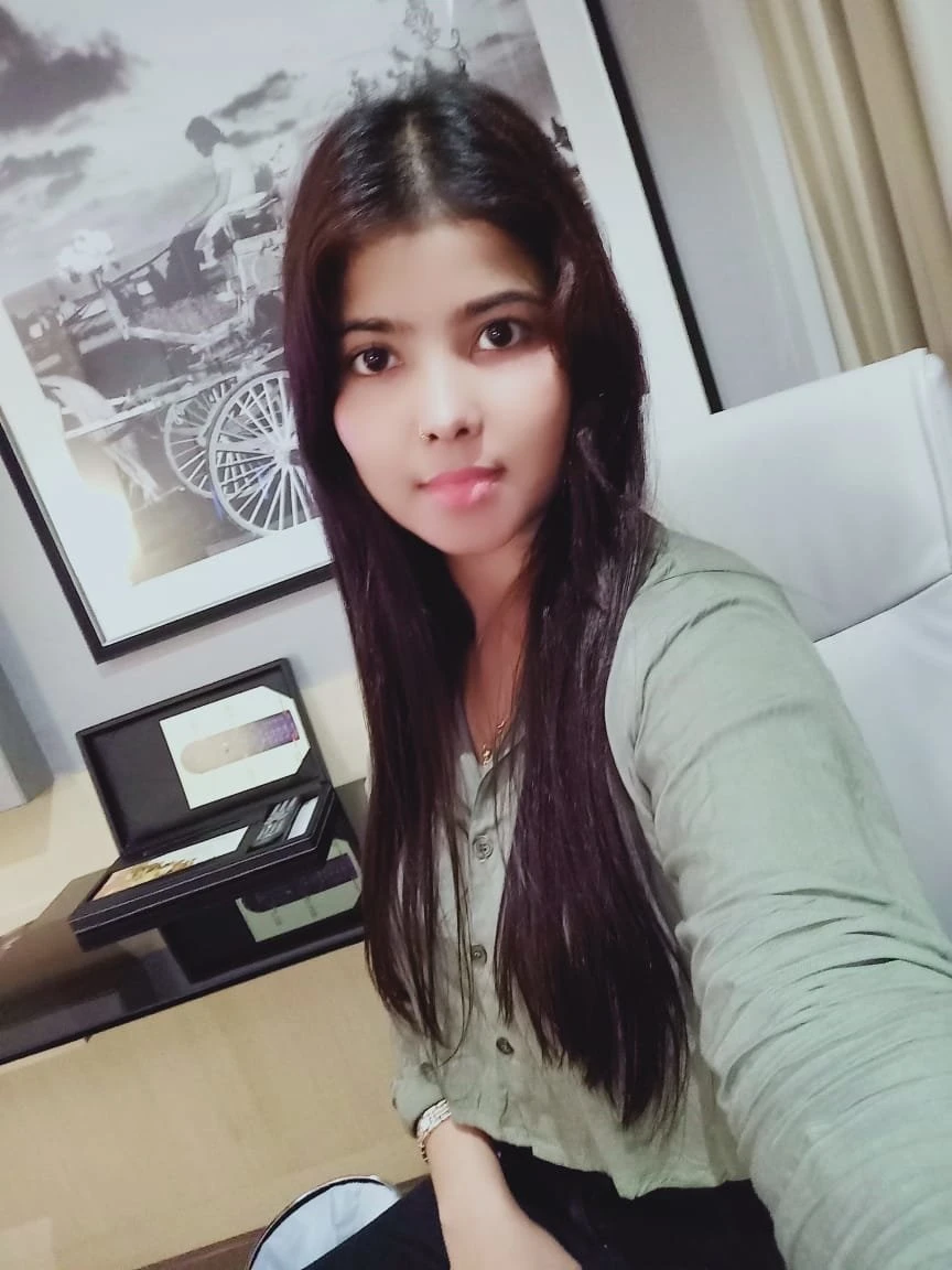 Anjali real meet & cam service – Indian escort in Bangalore — 4 / 5