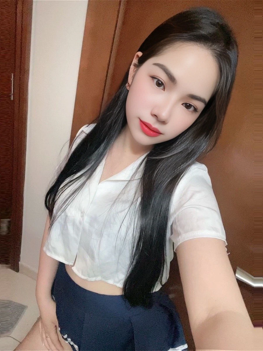 Bibi in Downtown – Vietnamese escort in Phnom Penh — 2 / 8