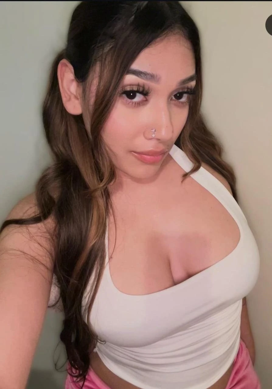 Aarushi – Indian escort in Bangalore — 2 / 3