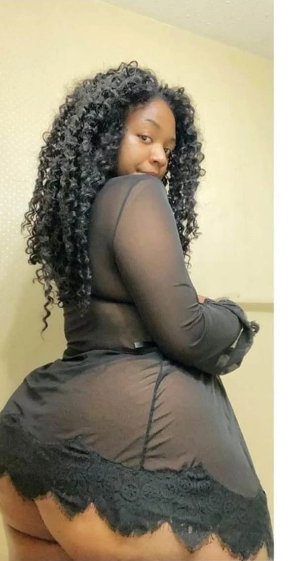 Lora – South African escort in Bangalore — 4 / 6