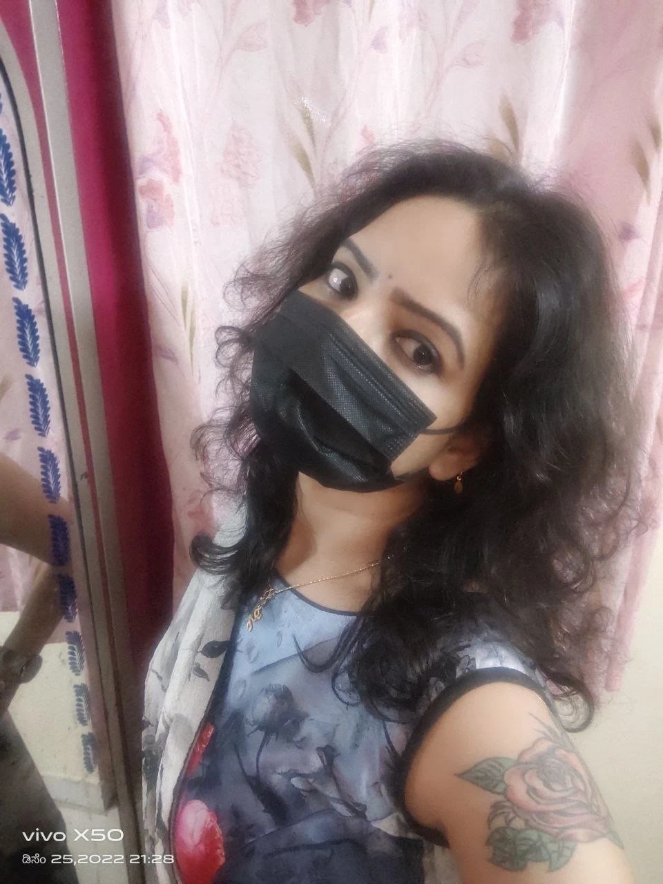 Roopa...Real meet and cam show – Indian adult performer in Bangalore — 4 / 5