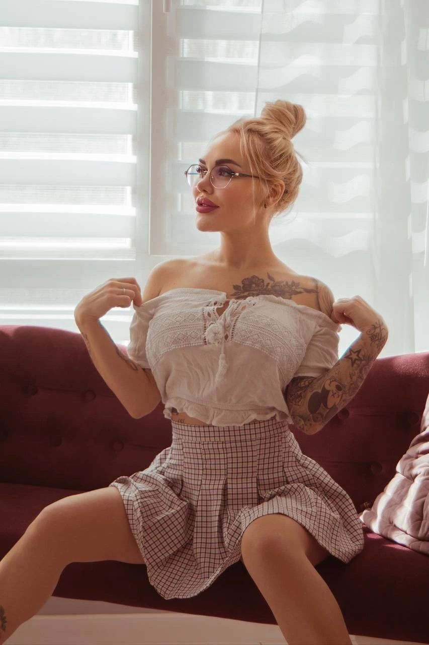 Hanna – Russian escort in Yerevan — 5 / 6