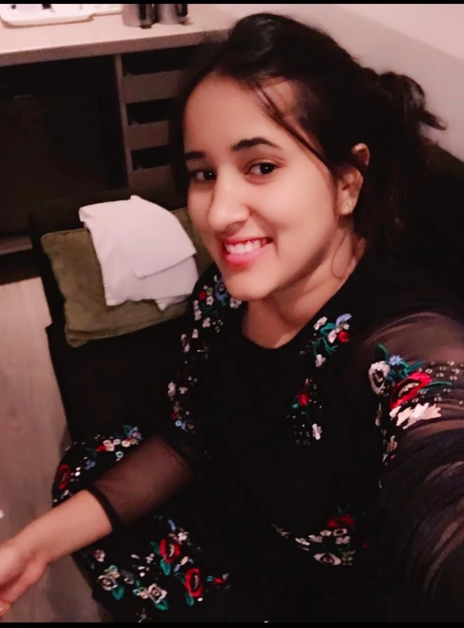 Nitu Rani Real Meet and Cam Show – Indian escort in Bangalore — 2 / 4
