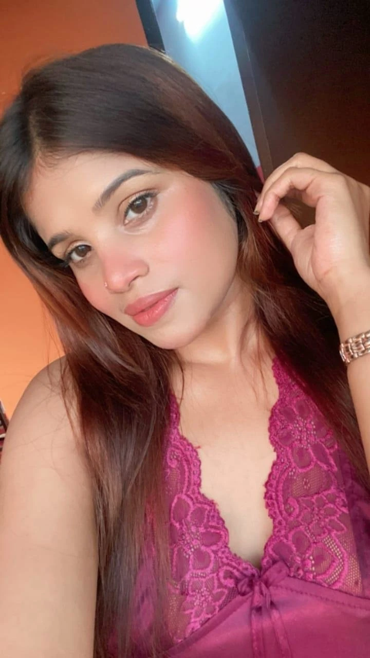 Priya Agarwal New Arrival – Indian escort in Bangalore — 3 / 5