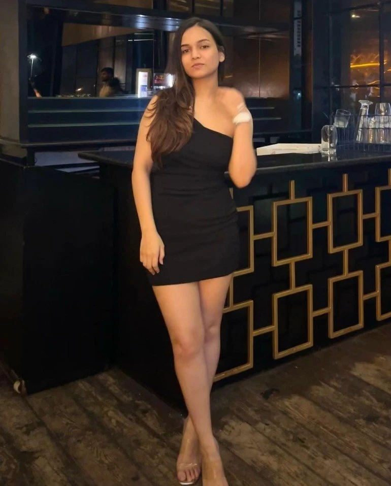 KAVYA SHARMA BEST VIP ESCORT SERVICE – Indian escort agency in Bangalore — 3 / 5