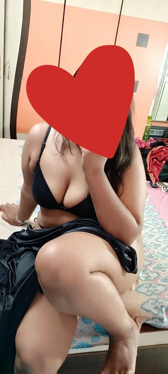 Neha – Indian escort in Bangalore — 2 / 4