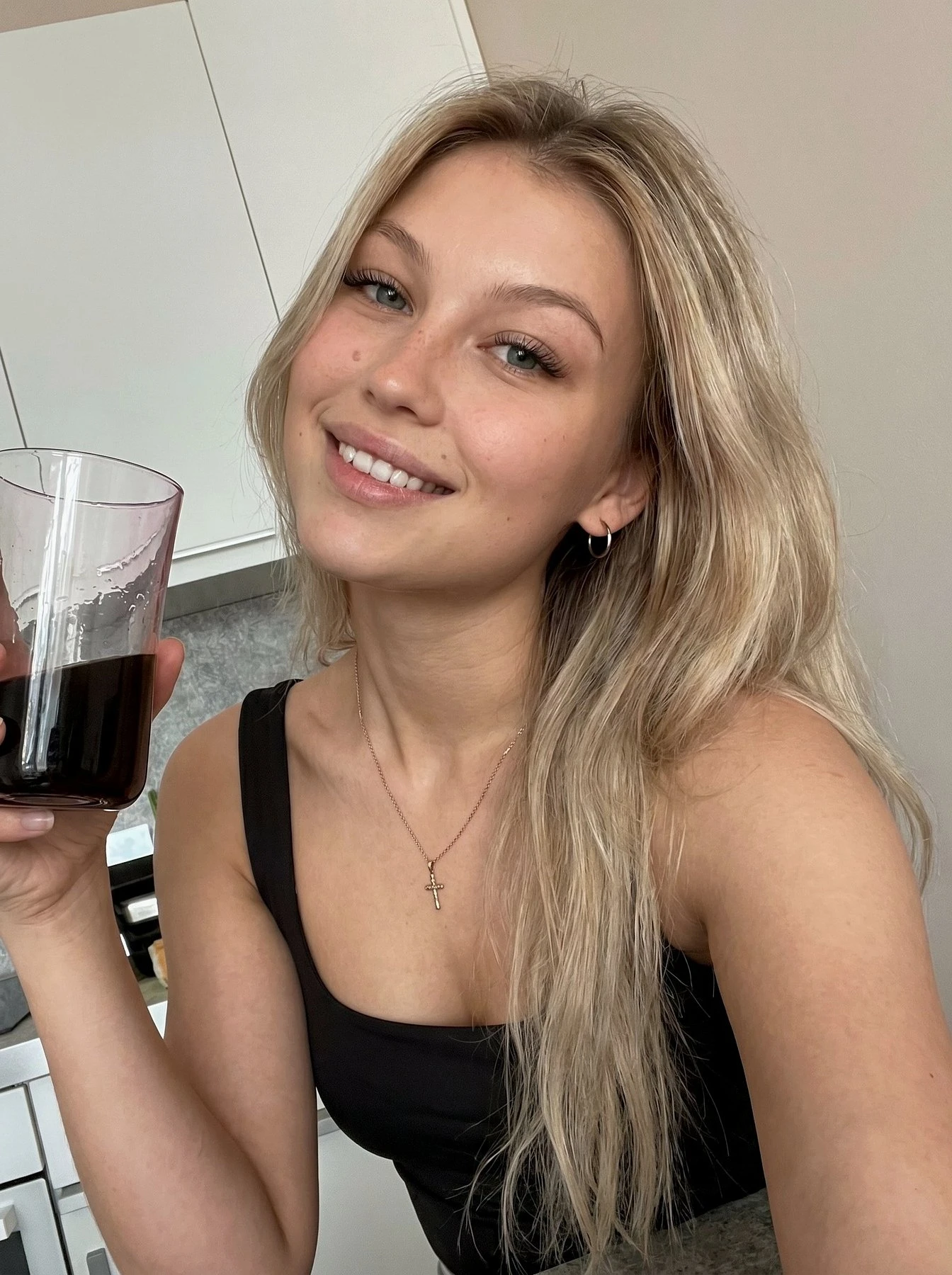 Beverly – Russian escort in Hong Kong — 5 / 7