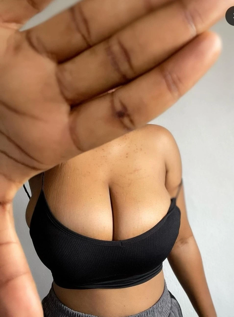ALLIYAH BIG BooBIES cam service only – Batswana escort in Chennai — 1 / 4
