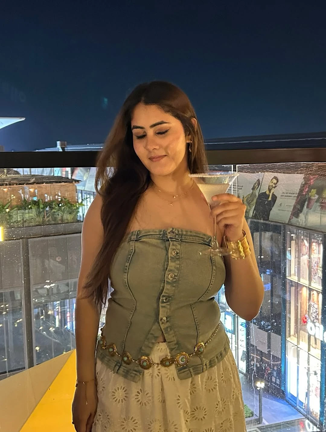 Sonakshi – Indian escort in Bangalore — 2 / 4