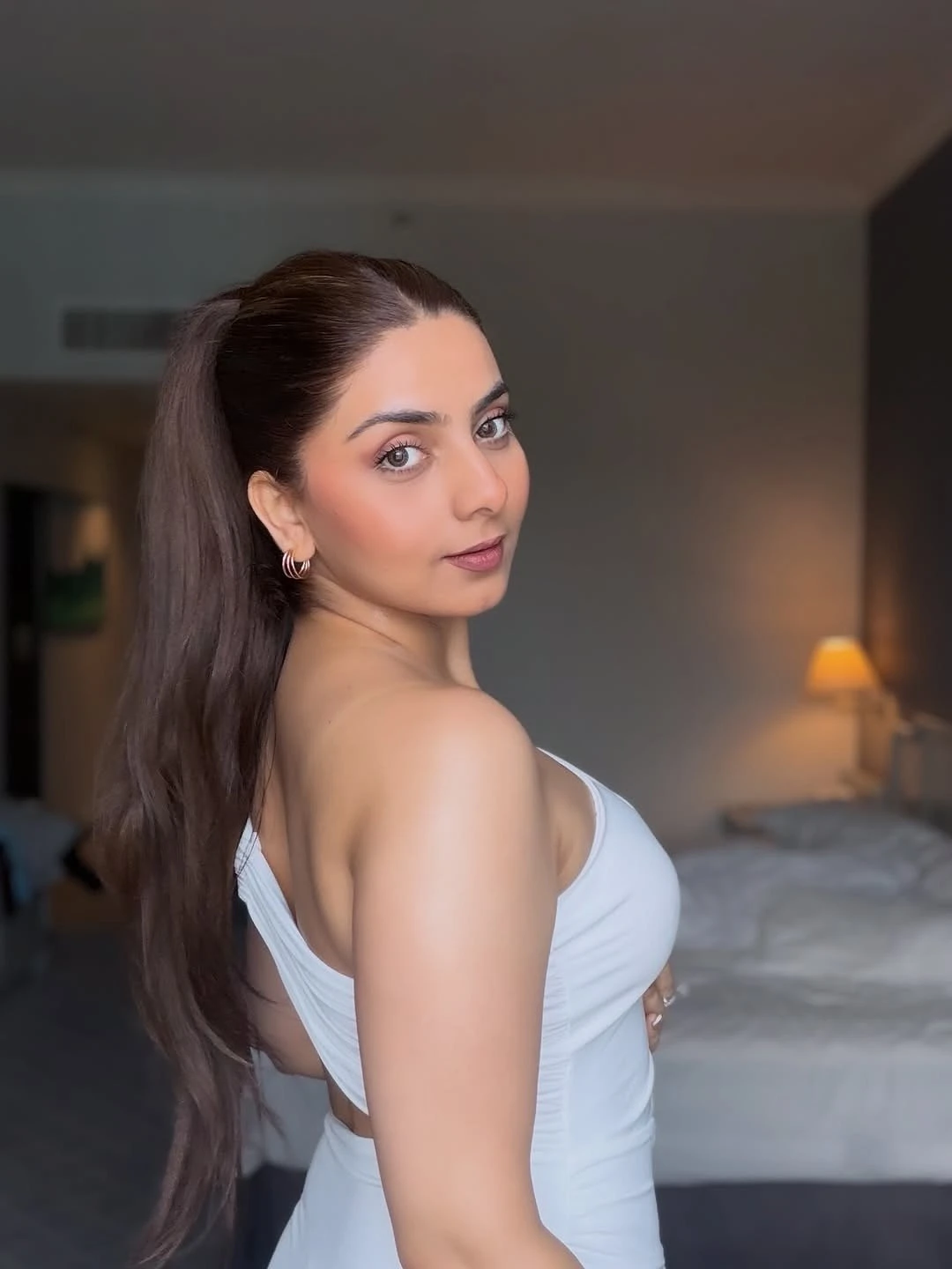 Charvi gupta – Indian escort in Ahmedabad — 3 / 4