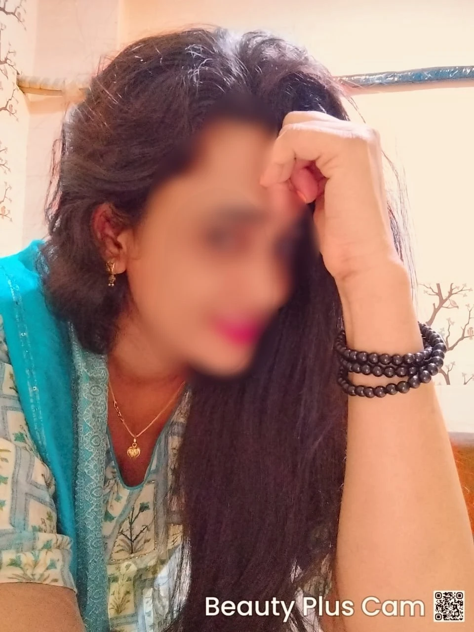 Ritika Singh – Indian escort in Bangalore — 2 / 4