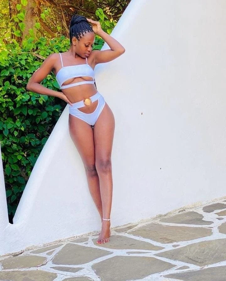 Alesandra – Tanzanian escort in Dehradun, Uttarakhand — 3 / 4