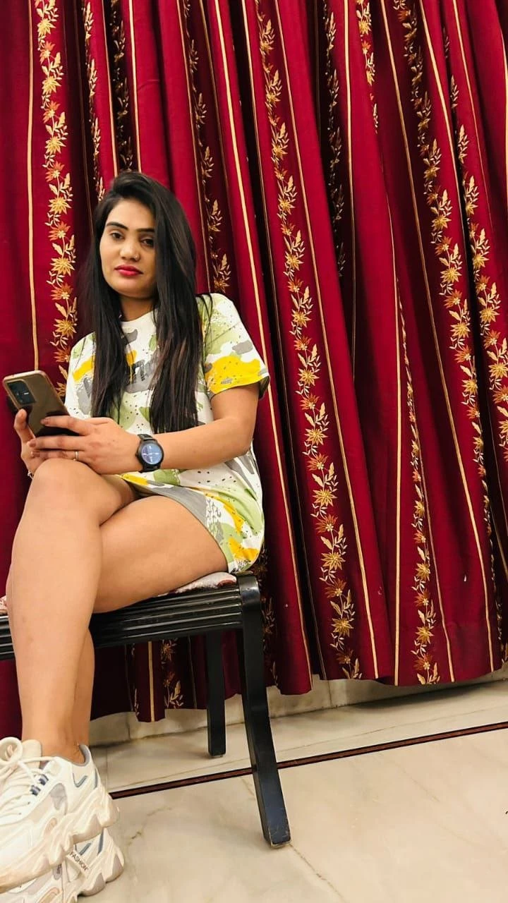 Sonal Gupta – Indian escort in Chennai — 1 / 3