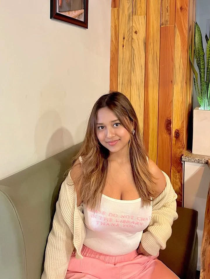 Vedika – Indian escort in Ahmedabad — 3 / 4