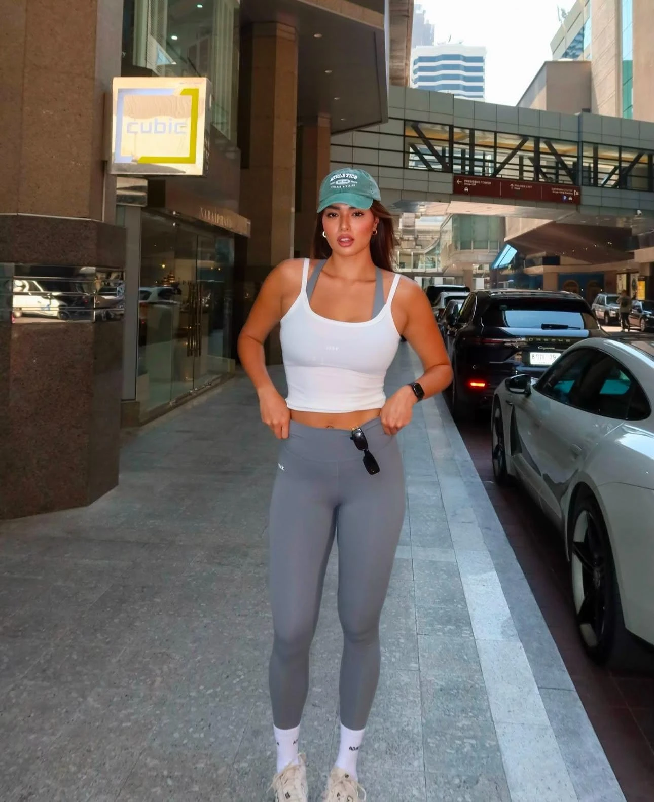 Amina – escort in Hong Kong — 4 / 6