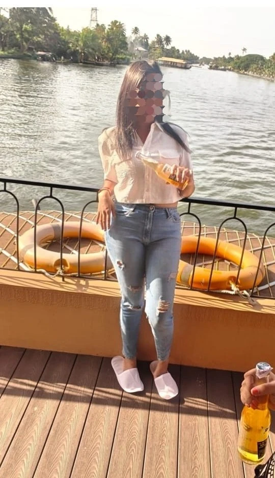 Independent Girl for Webcam & R meet – Indian escort in Ahmedabad — 2 / 4