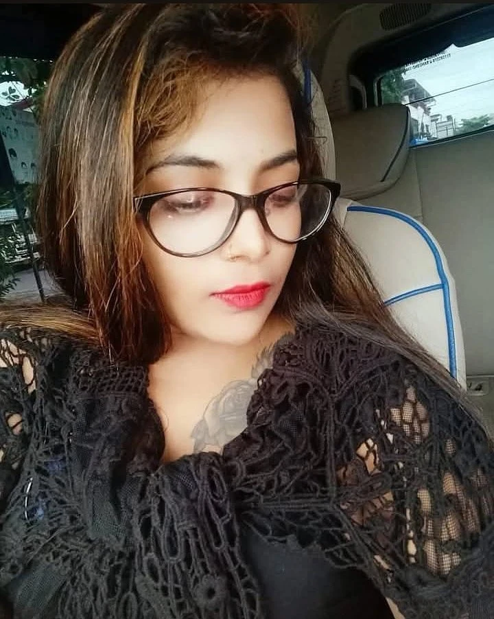 Riya Cam and Meet Queen – Indian escort in Bangalore, Escort, Banga