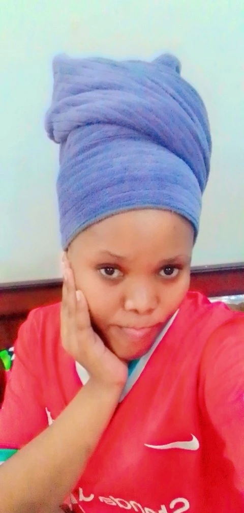 Liz – Kenyan adult performer in Chandigarh — 1 / 4