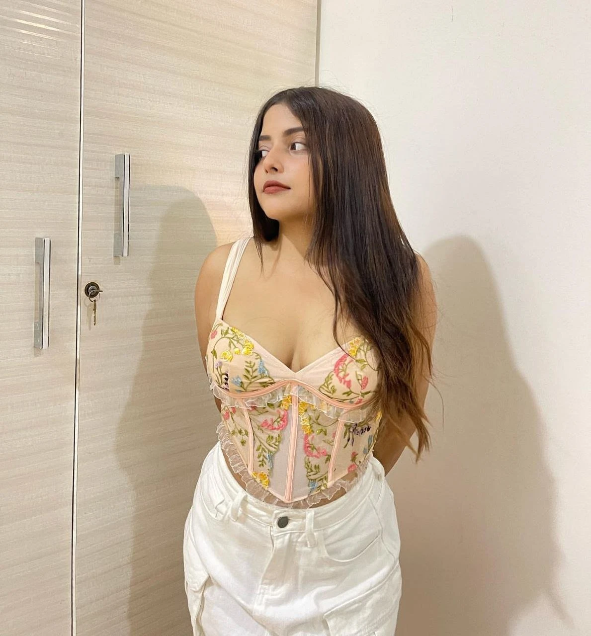 Anamika – Indian escort in Ahmedabad — 1 / 4