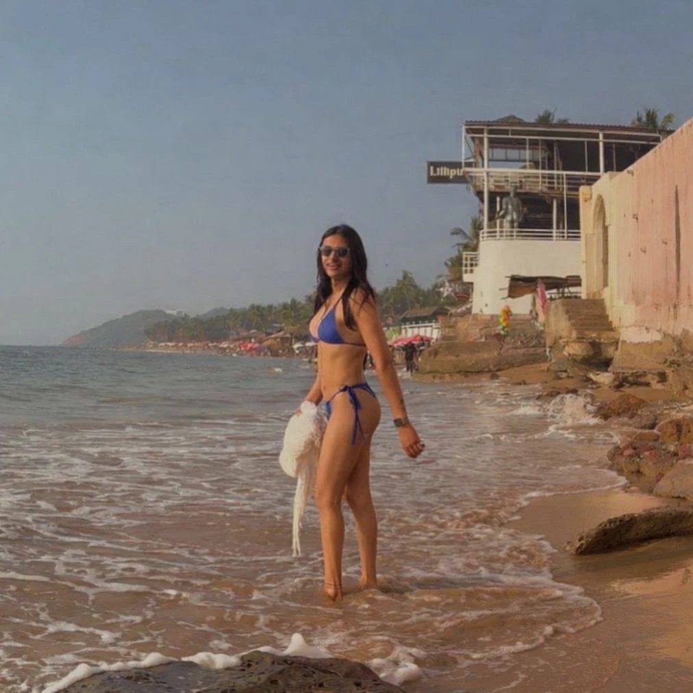 Naira – Indian escort in Ahmedabad — 21 / 22