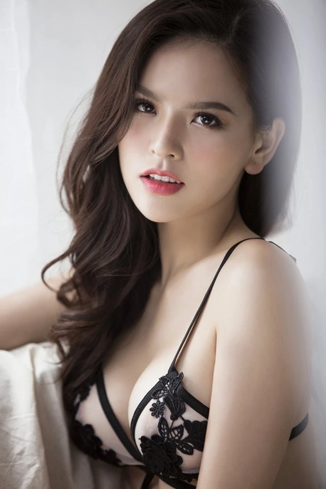 Nicole Sexy – Vietnamese escort in Candolim, Goa — 2 / 4