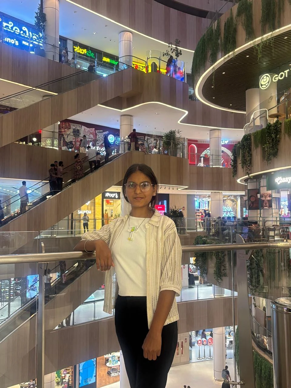 Kavya Cam & Real Meet Banglore – Indian escort in Bangalore — 4 / 5