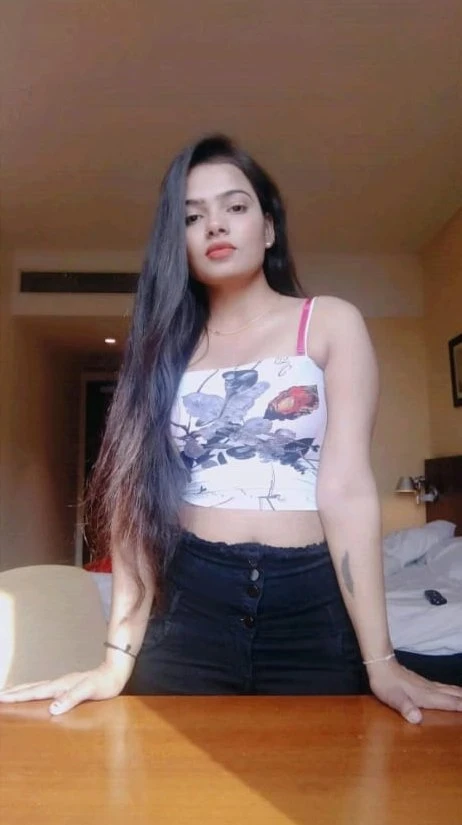 Soniya Singh – Indian escort in Bangalore — 2 / 4