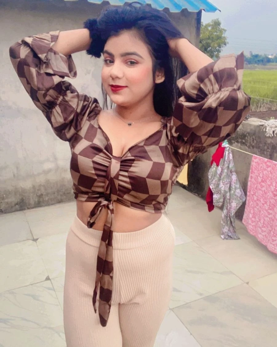 Janvi Roy – Indian escort in Bangalore — 2 / 3
