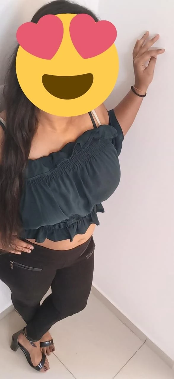 Couples Live Cam – escort in Bangalore — 3 / 5