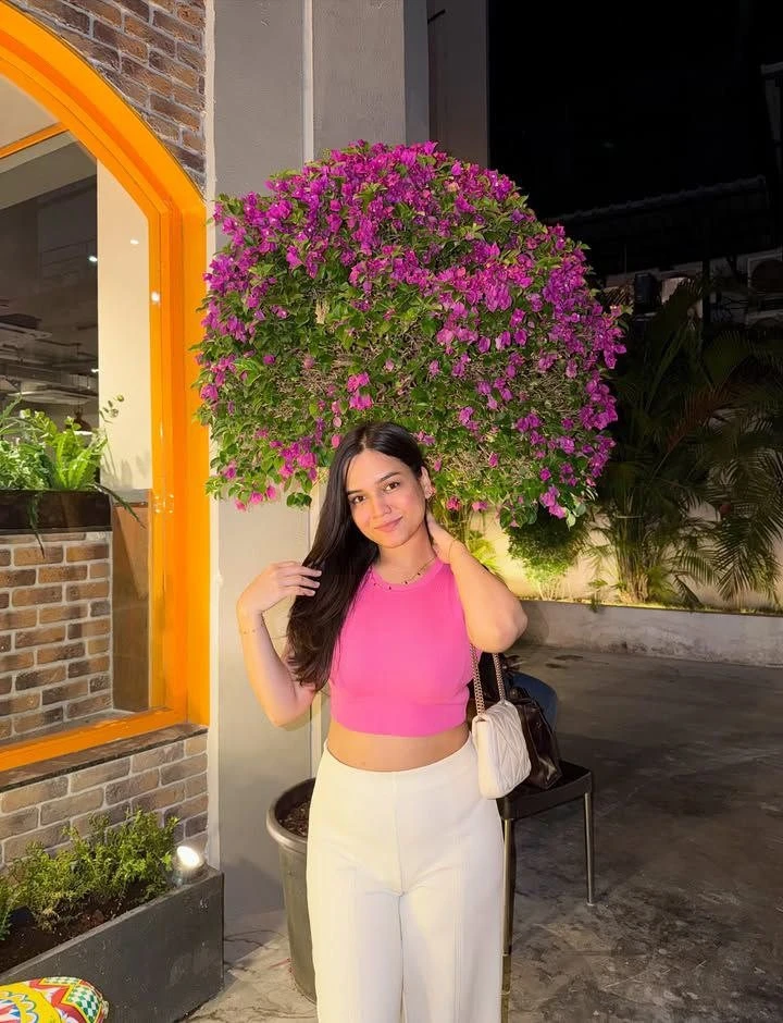 Mansi Shah – Indian escort in Chandigarh — 4 / 5