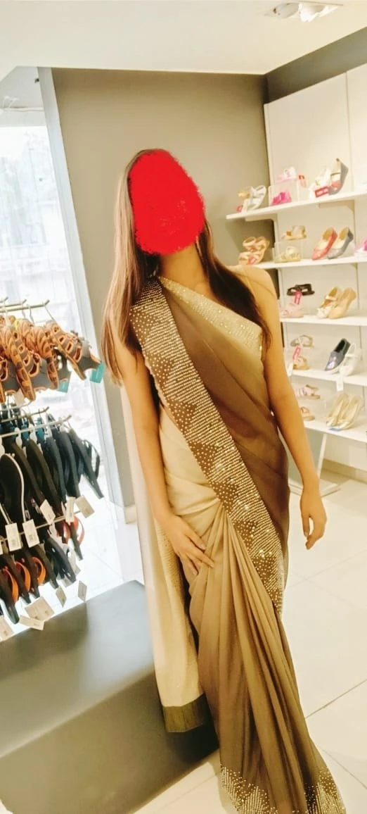 Kanika Webcam – Indian escort in Bangalore — 2 / 5