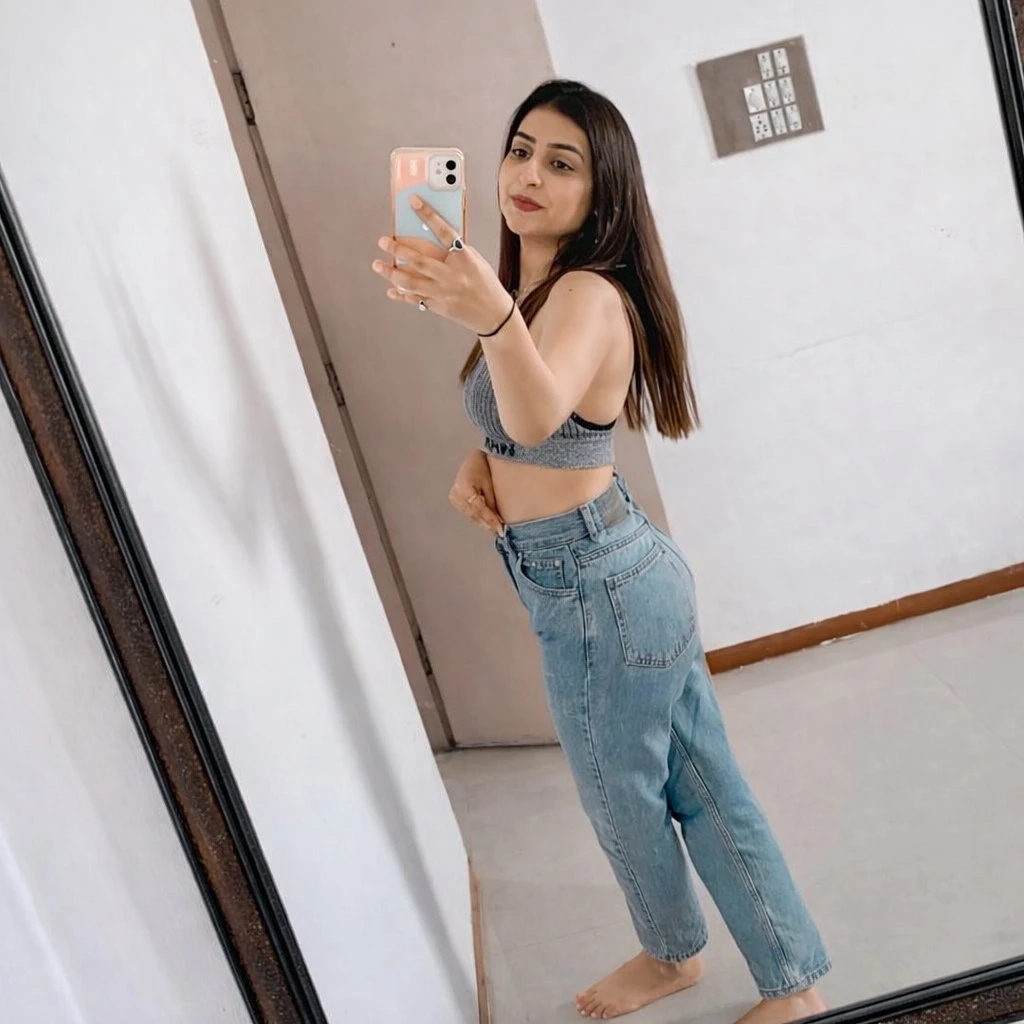 Priya – Indian escort in Chennai — 2 / 4