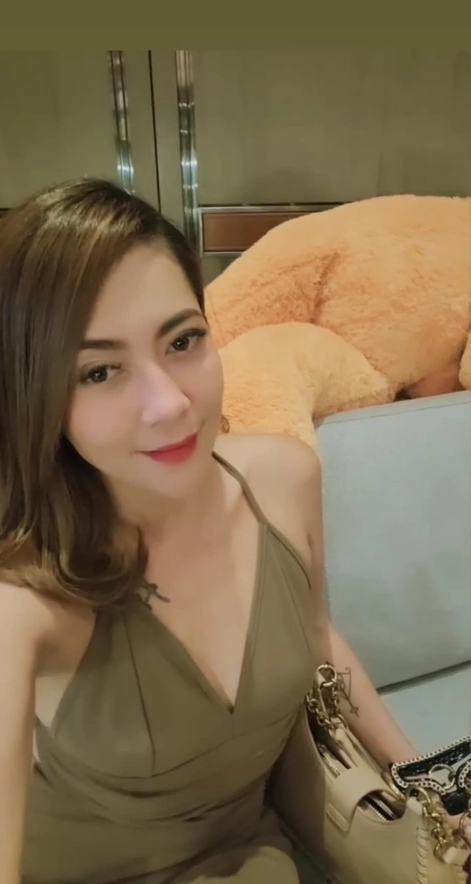 Scarlet Noir – Filipino escort in Hong Kong — 5 / 9