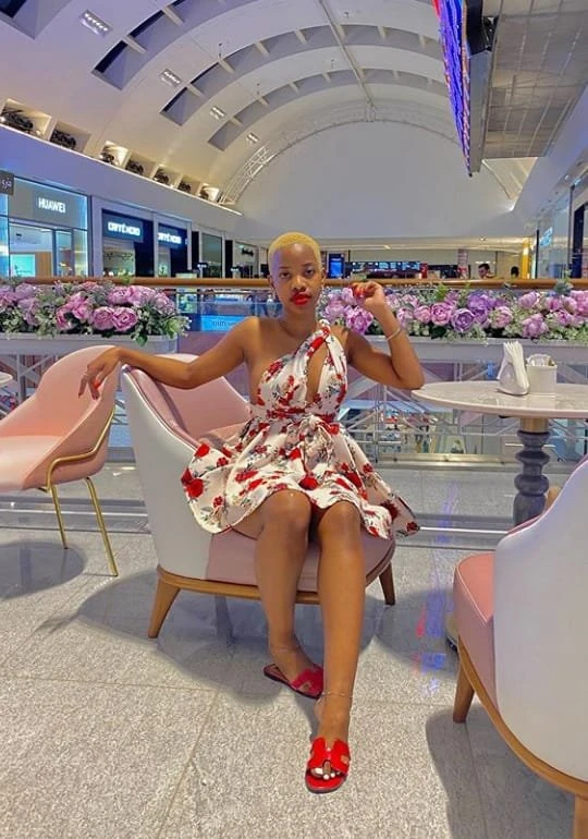 Tina Gray – Zambian escort in Bangalore — 9 / 10