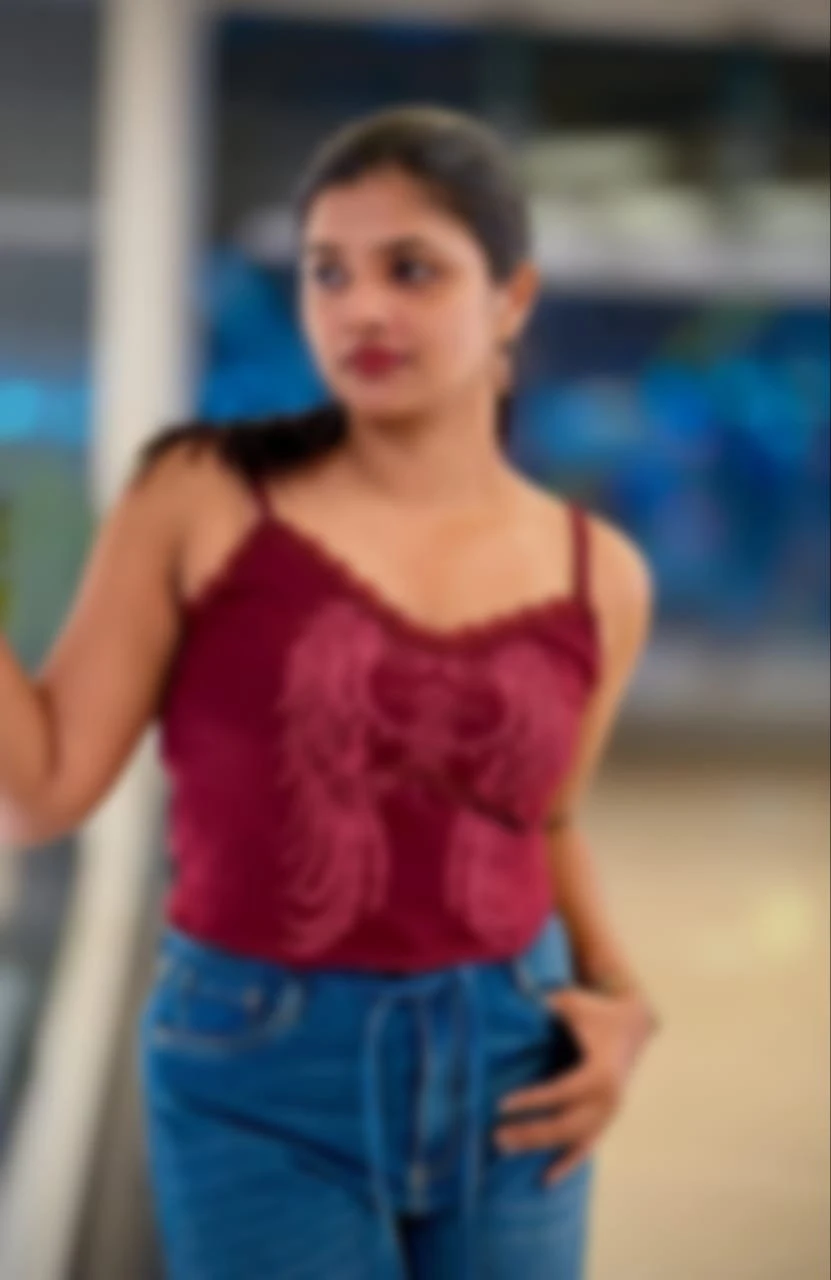 Varsha Real Meet & Cam Session Available – Indian escort in Bangalore — 1 / 4