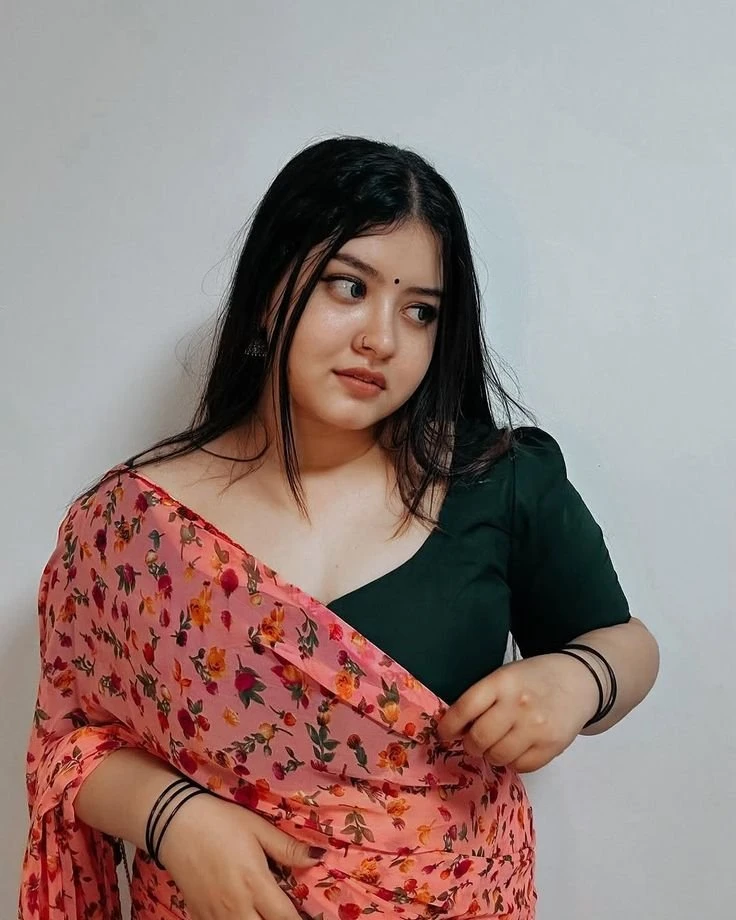 Suman Available – Indian escort in Bangalore — 2 / 3