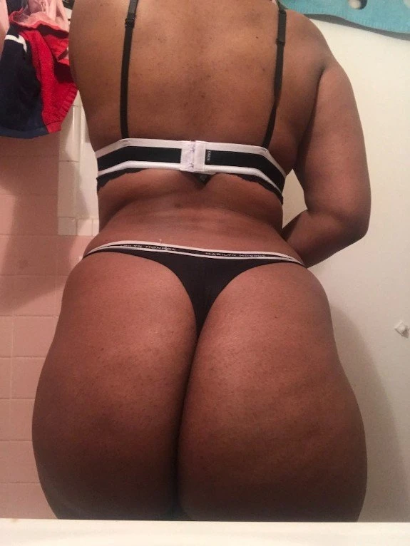Sharon – Ghanaian escort in Ouagadougou — 2 / 6