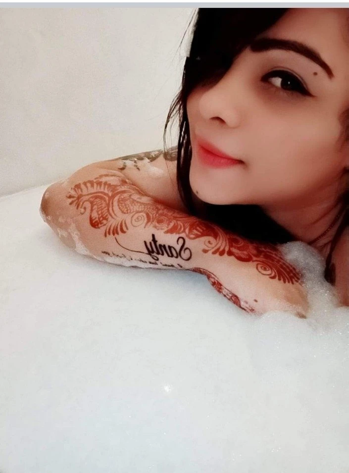 Isha – Indian escort in Candolim, Goa — 2 / 7