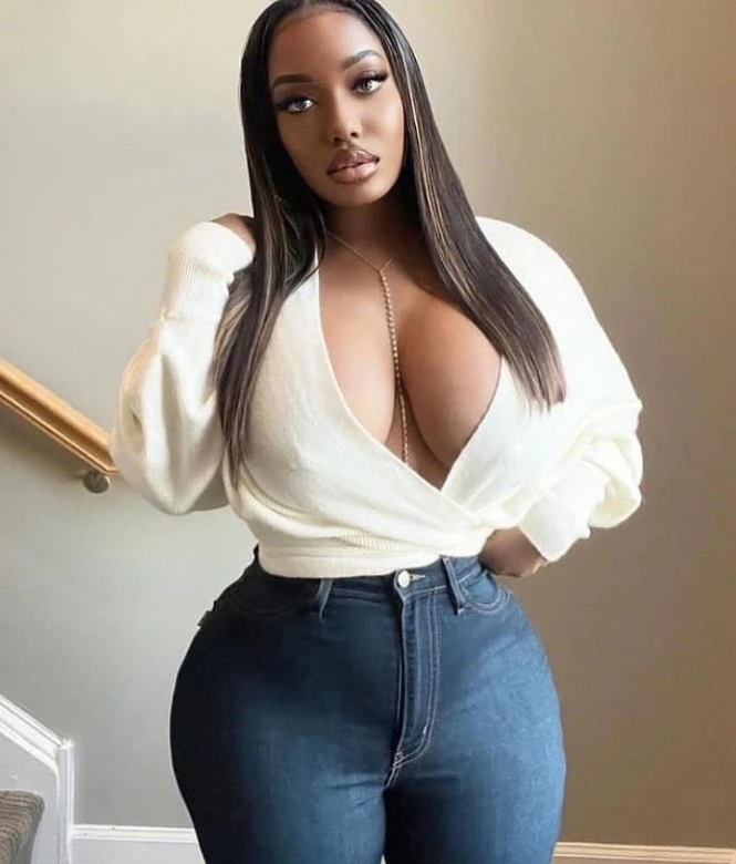 Sasha @Electronic city – South African escort in Bangalore — 4 / 5
