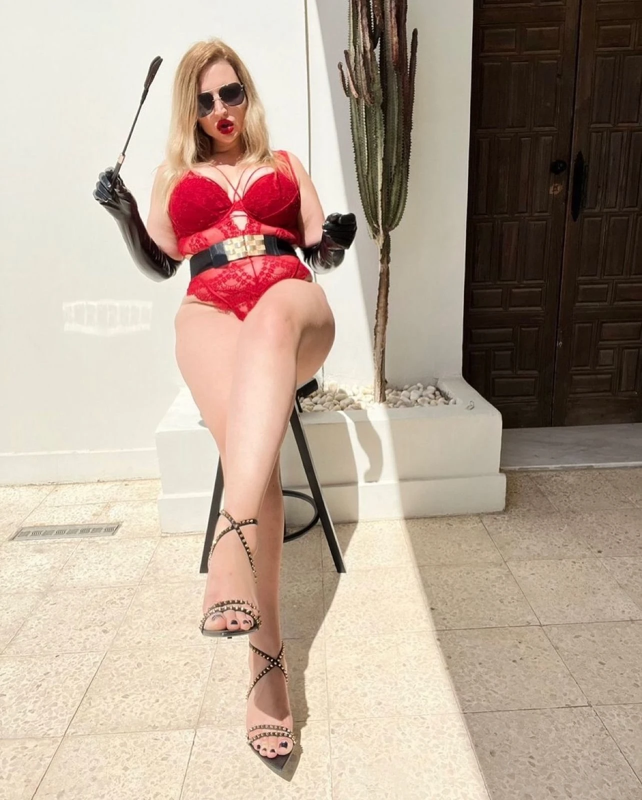 SOON IN BAKU. Obey_Helene_(Instagram) – Slovenian dominatrix in Baku — 24 / 31