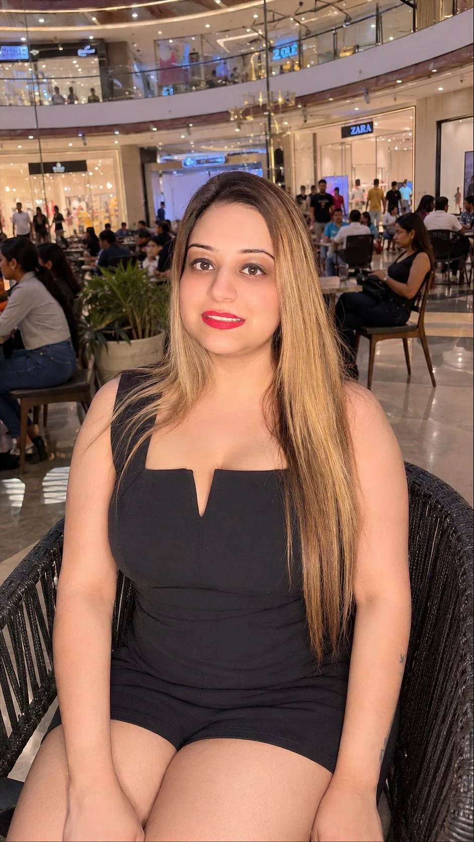Samira – Indian escort in Bhubaneshwar — 8 / 9