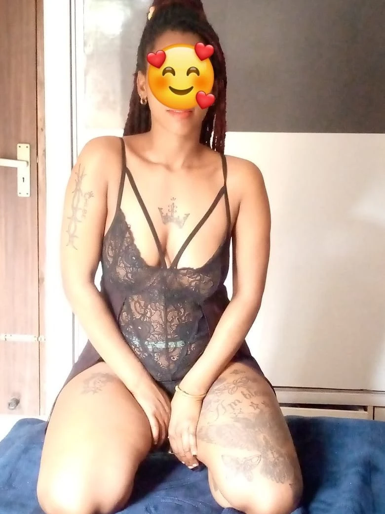 Juicy Ass Zoe Just Arrived in Mohali – South African escort in Chandigarh — 6 / 8
