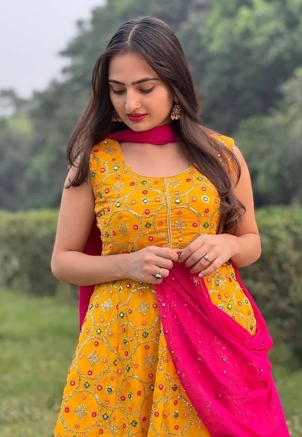 Archie Classy Stylish Escorts Girls – Indian escort in Amritsar — 2 / 4