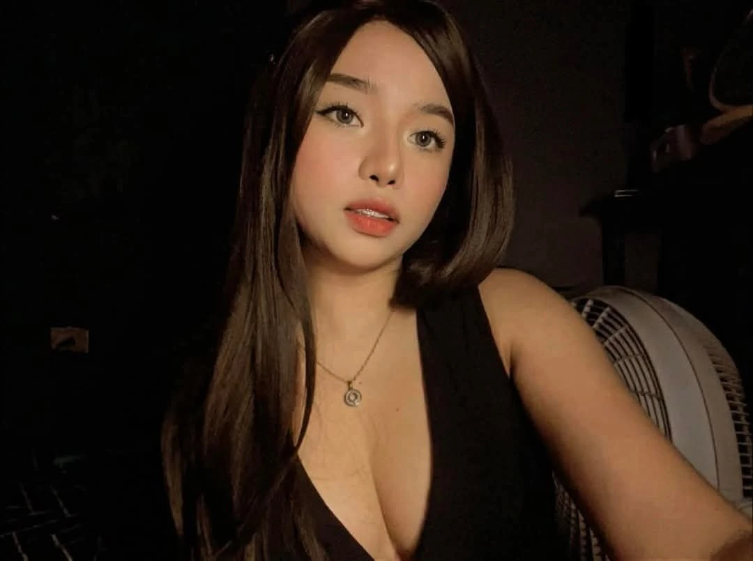 Madison Moon – Filipino escort in Hong Kong — 2 / 12