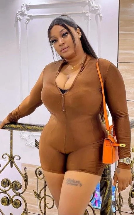 Amara – South African escort in Chandigarh — 1 / 6