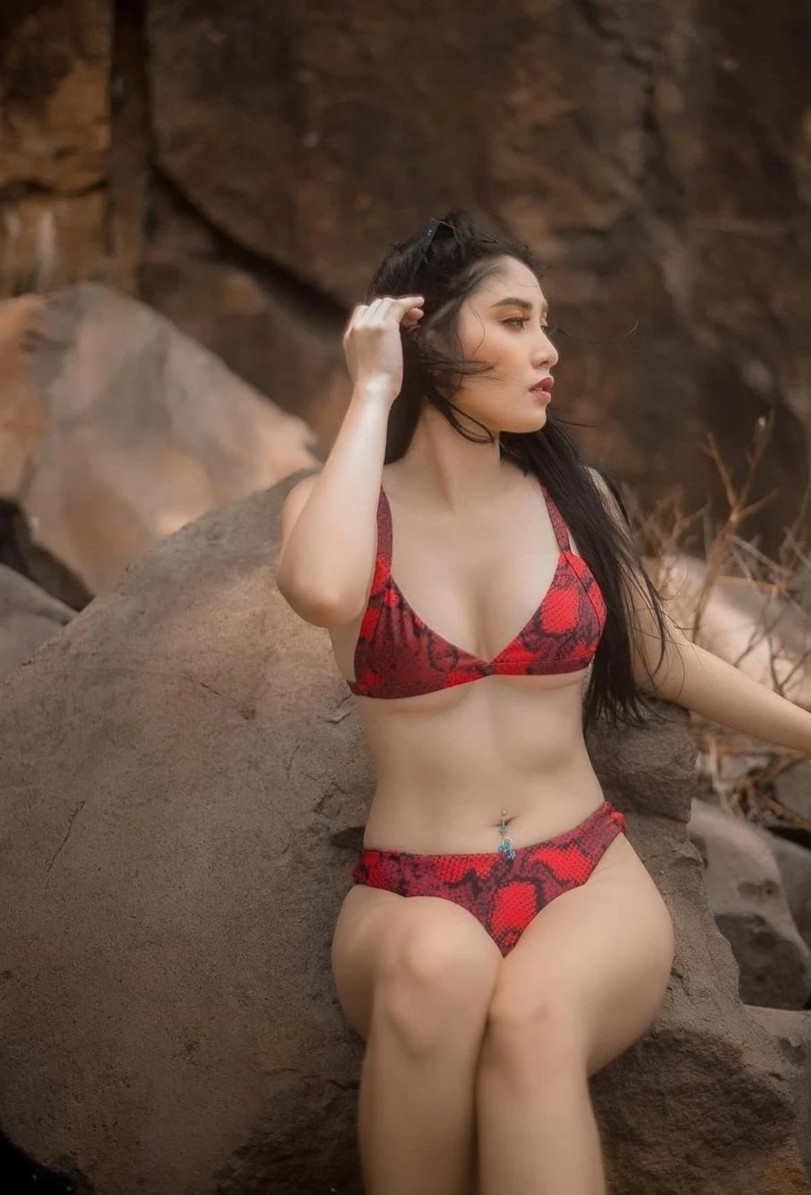 Just arrived AVAILABLE – Malaysian escort in Hong Kong — 3 / 4